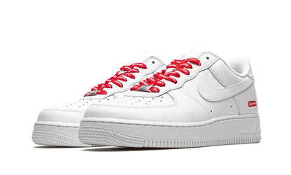 NIKE AIR FORCE 1 x supreme