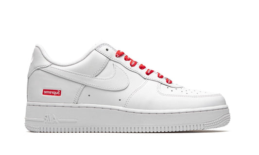 NIKE AIR FORCE 1 x supreme